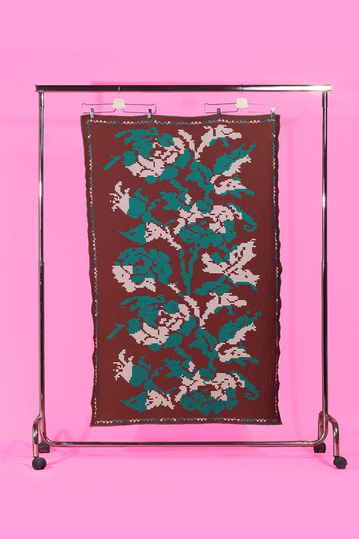Kuroyuri Love, curse Beach Towels